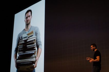 Scott Eaton with sketchbooks